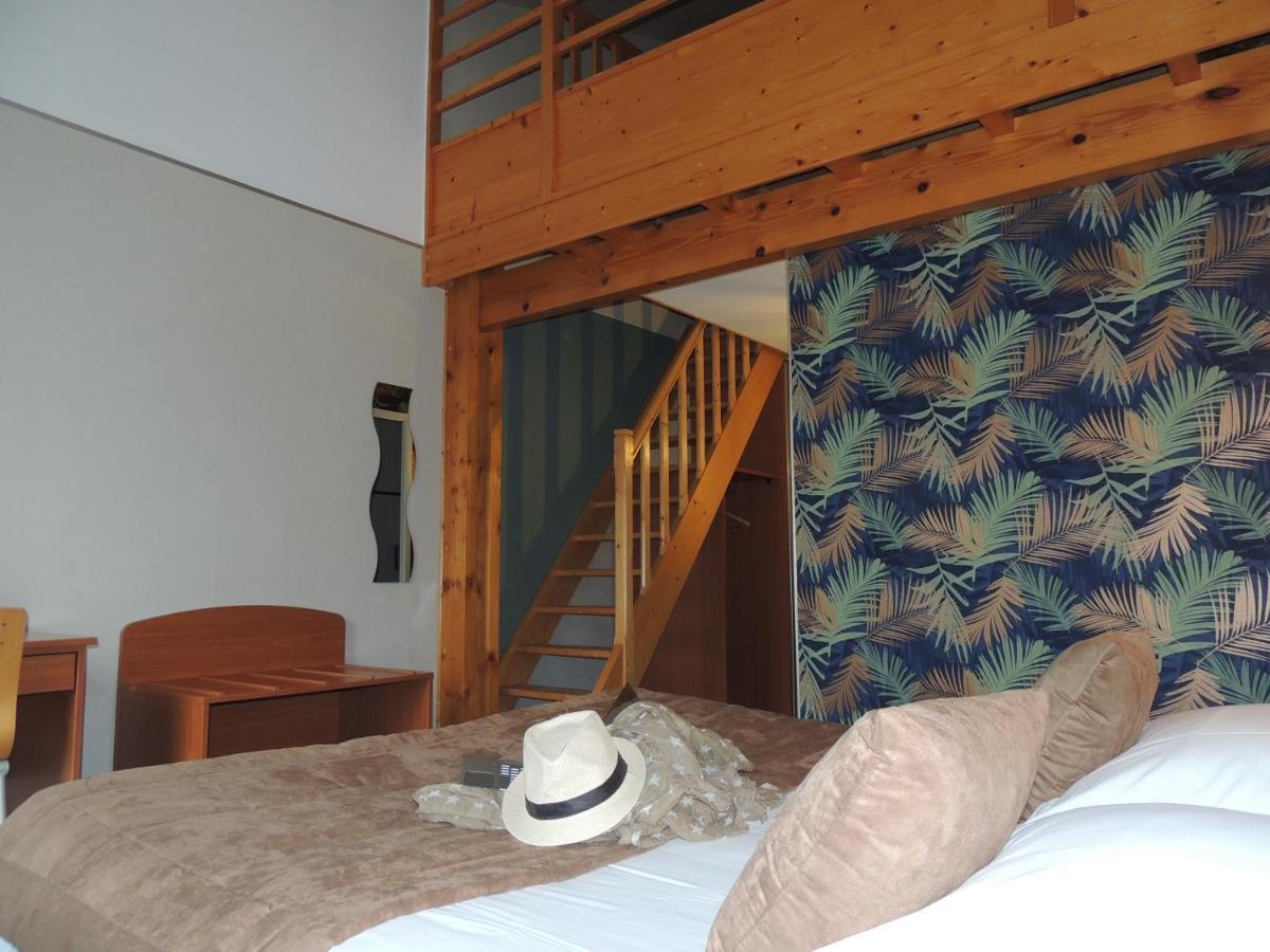 Logis Hotel Les 3 Marchands เบรสซุยร์ ภายนอก รูปภาพ
