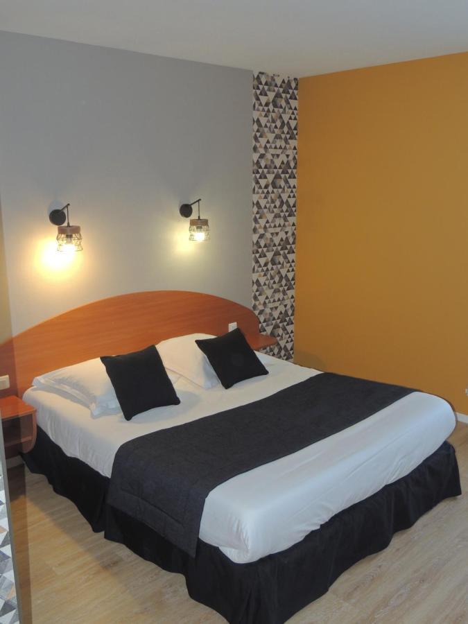 Logis Hotel Les 3 Marchands เบรสซุยร์ ภายนอก รูปภาพ