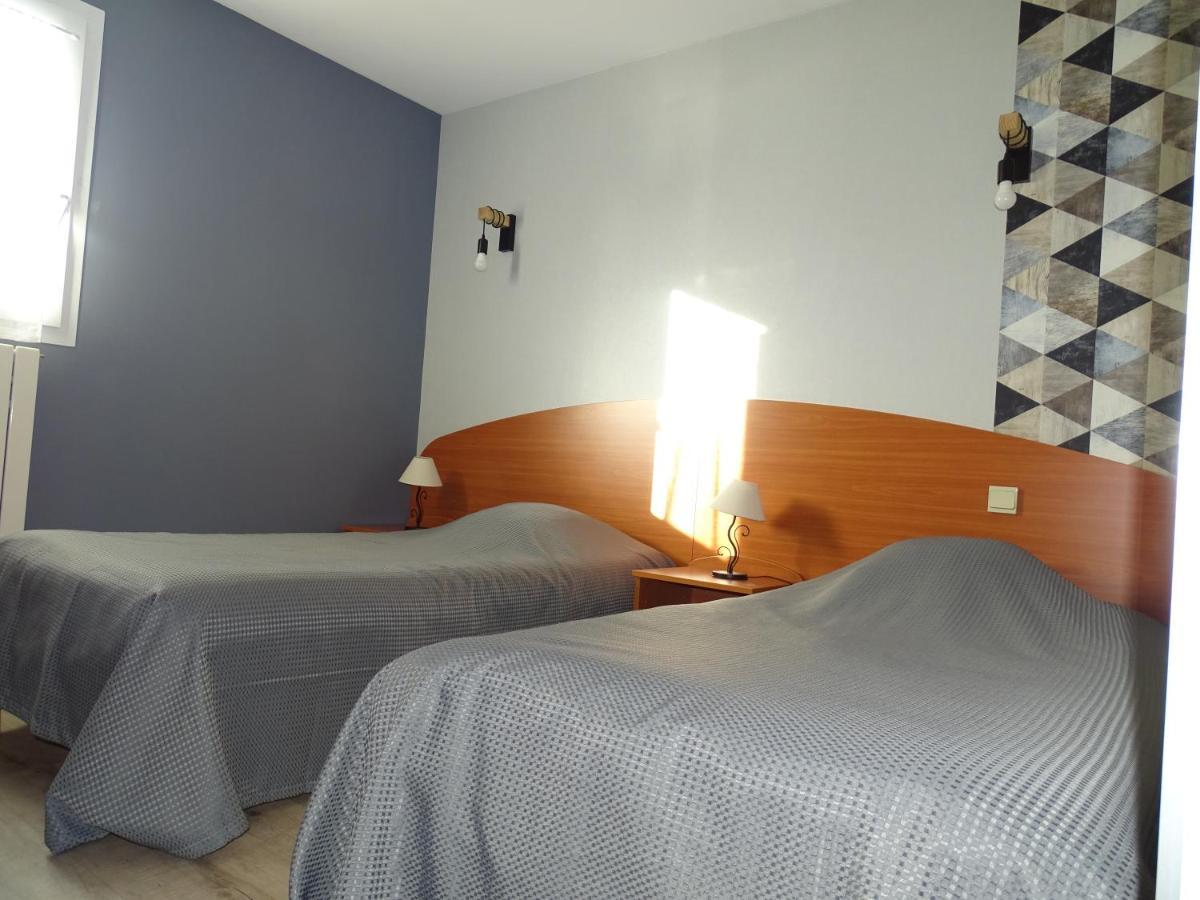 Logis Hotel Les 3 Marchands เบรสซุยร์ ภายนอก รูปภาพ